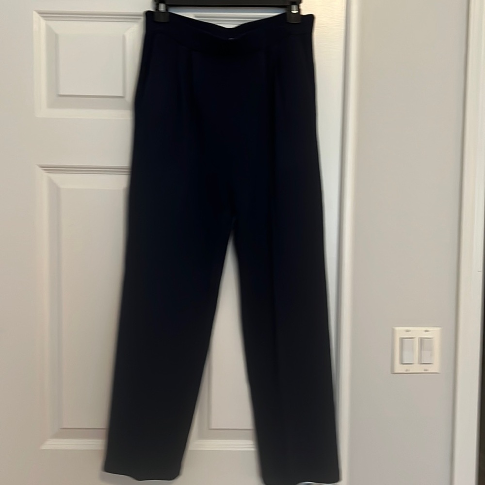St John Navy, stylish pleated front pants, size 8.